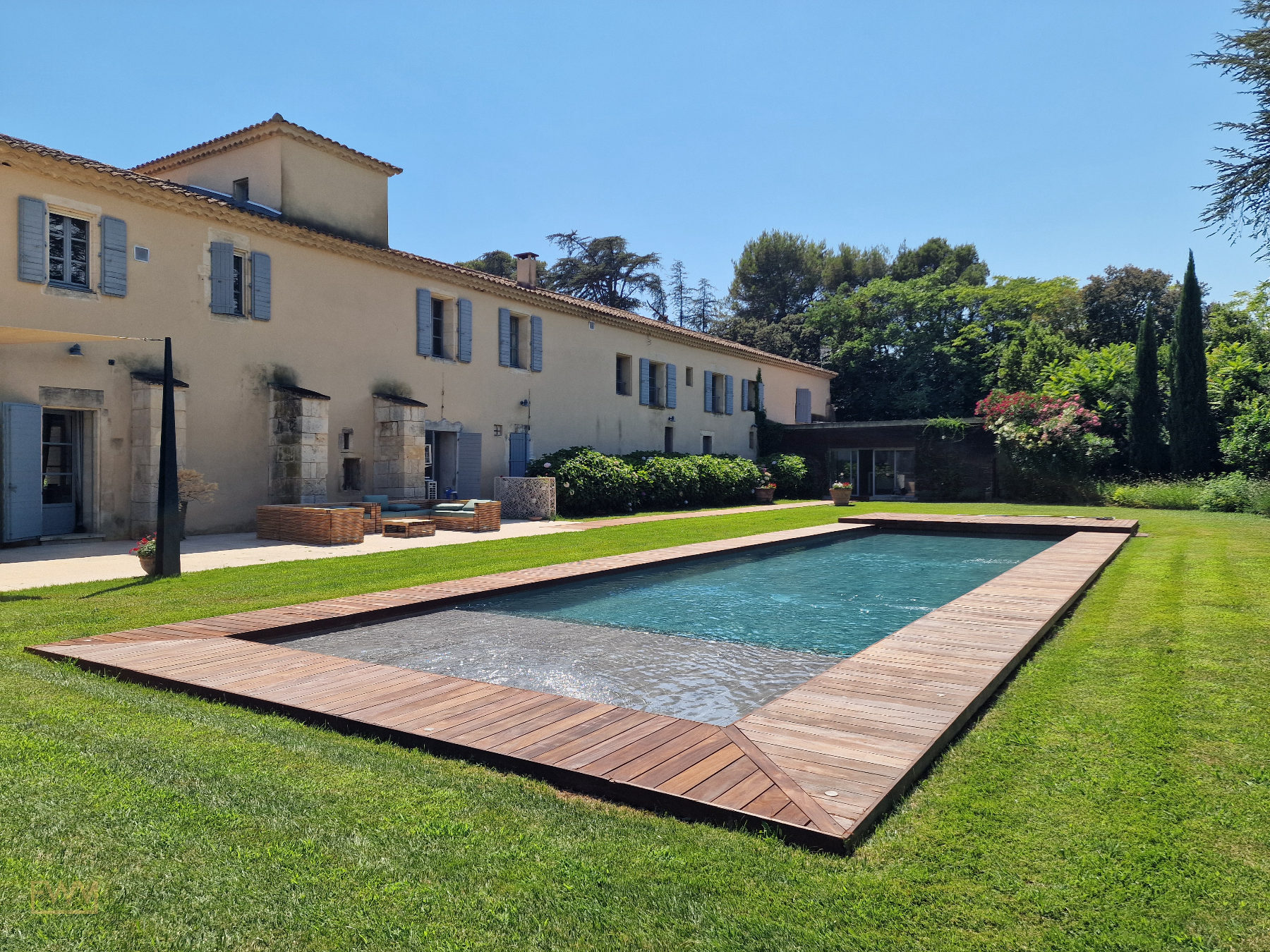 Unique Event Venue in a Natural Setting, 1800 sqm, private event, pop-up rental in Bellegarde, second interior view