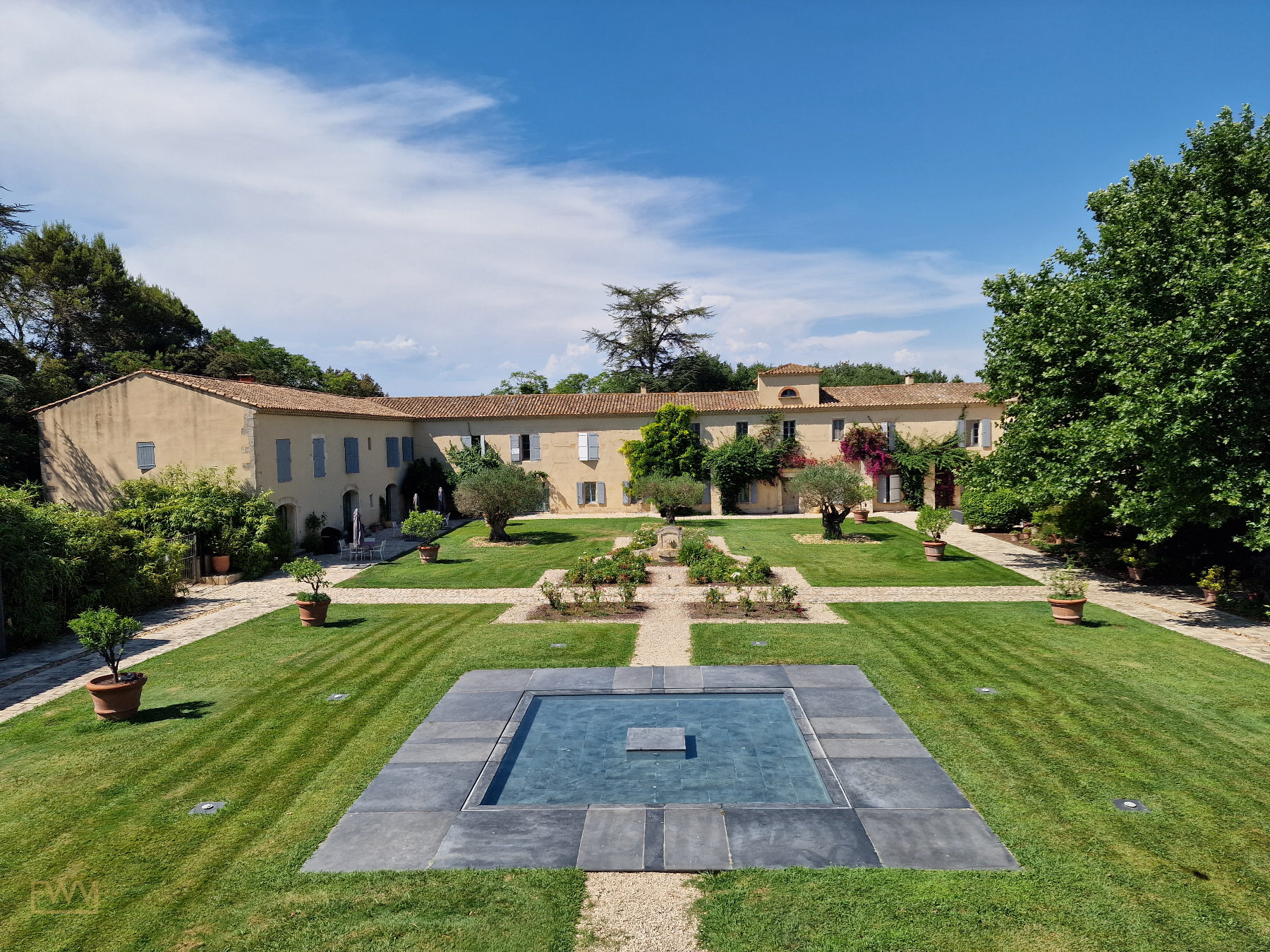 Unique Event Venue in a Natural Setting, 1800 sqm, private event, pop-up rental in Bellegarde, third interior view