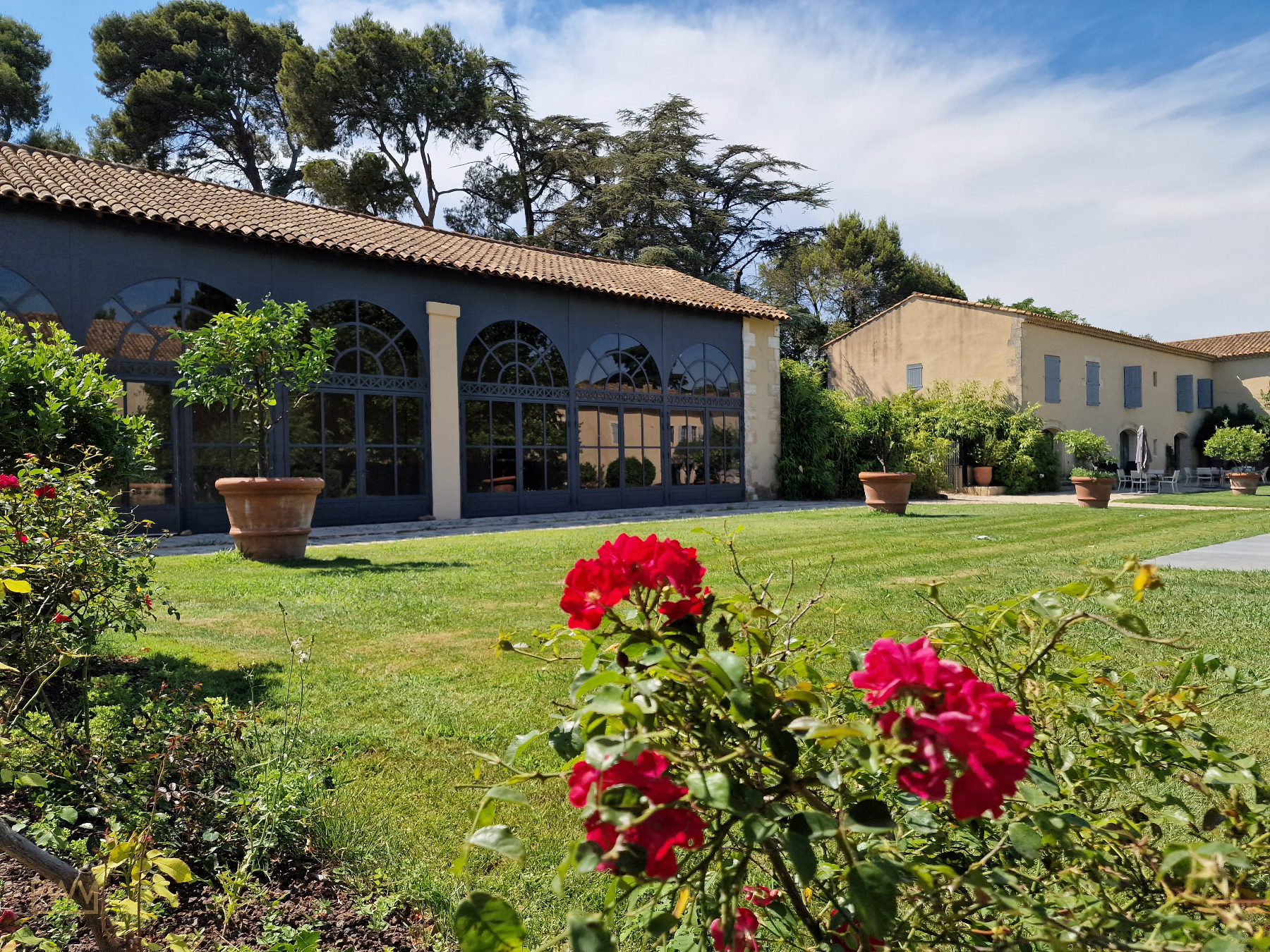 Unique Event Venue in a Natural Setting, 1800 sqm, private event, pop-up rental in Bellegarde, additional interior view