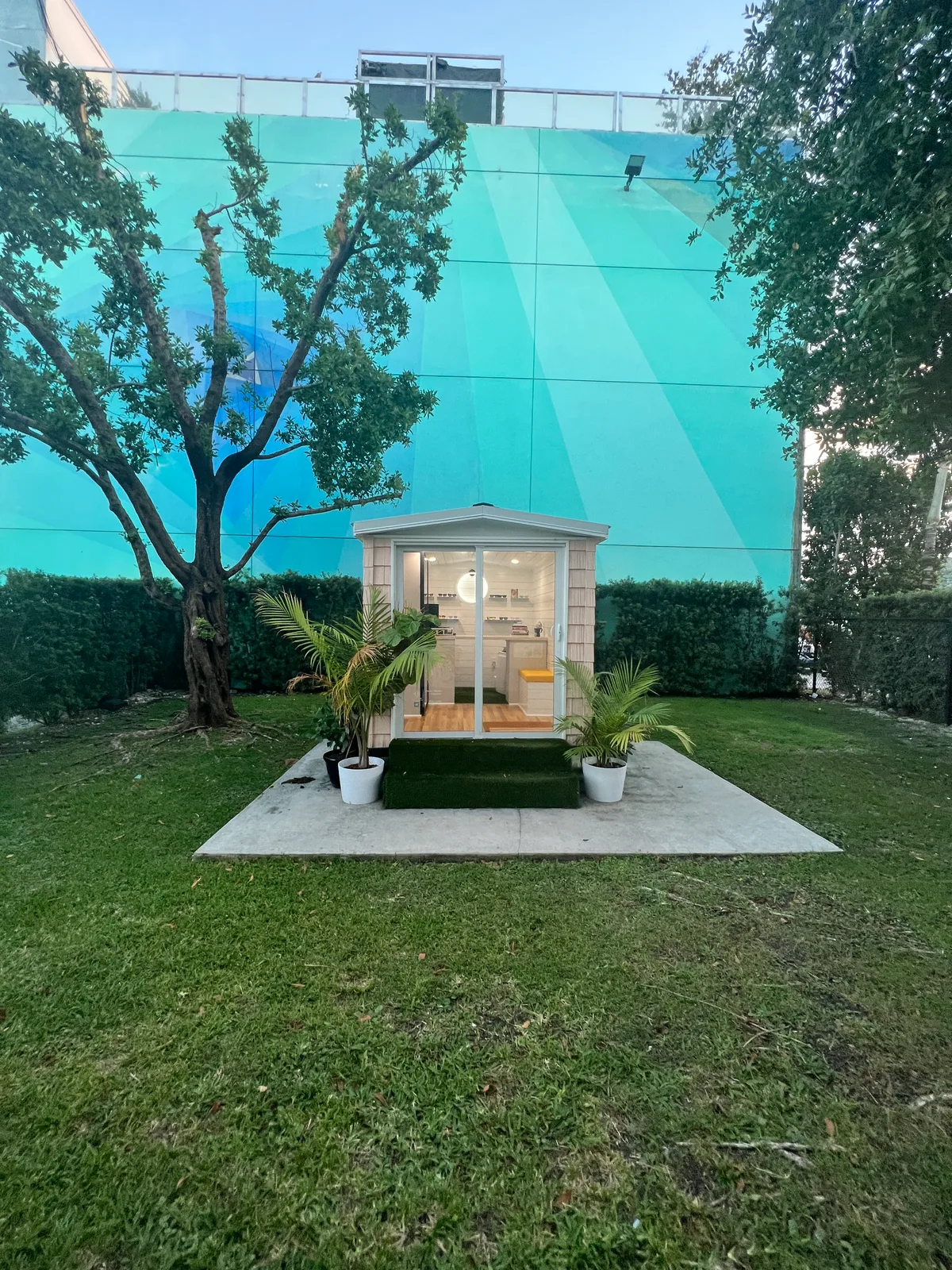 Unique Eyewear Display Space in Wynwood, 74 sqm, art exhibition, pop-up rental in Miami, interior view