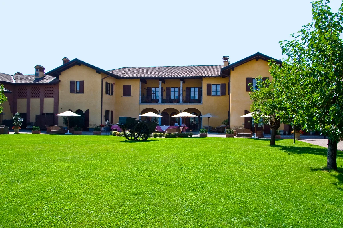 Unique Farmhouse Venue near Milan, 1000 sqm, private event, pop-up rental in Concorezzo, second interior view