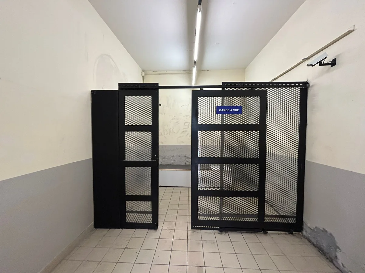 Unique Filming Location: Historic Police Station Set, 150 sqm, video production, pop-up rental in Chauny, additional interio…