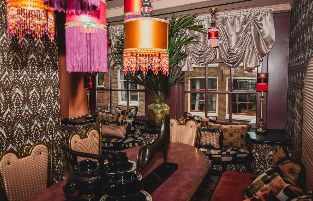 Unique Five-Floor Art-Deco Townhouse in Amsterdam, 96 sqm, pop up store