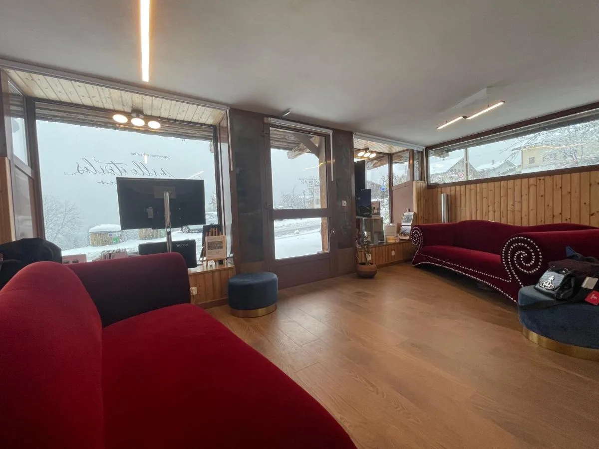 Unique Gallery and Spa Space in Valais, 300 sqm, art exhibition, pop-up rental in Salvan, additional interior view