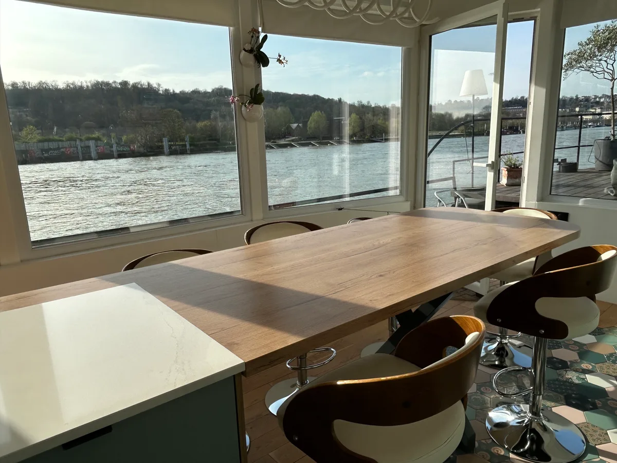 Unique Houseboat Venue Surrounded by Nature, 370 sqm, photo shoot, pop-up rental in Boulogne-Billancourt, additional interio…