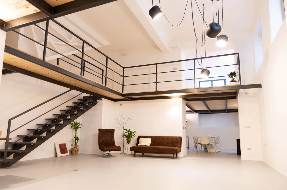 Unique Independent Space in Zona Solari/Tortona, 160 sqm, showroom presentation, pop-up rental in Milano