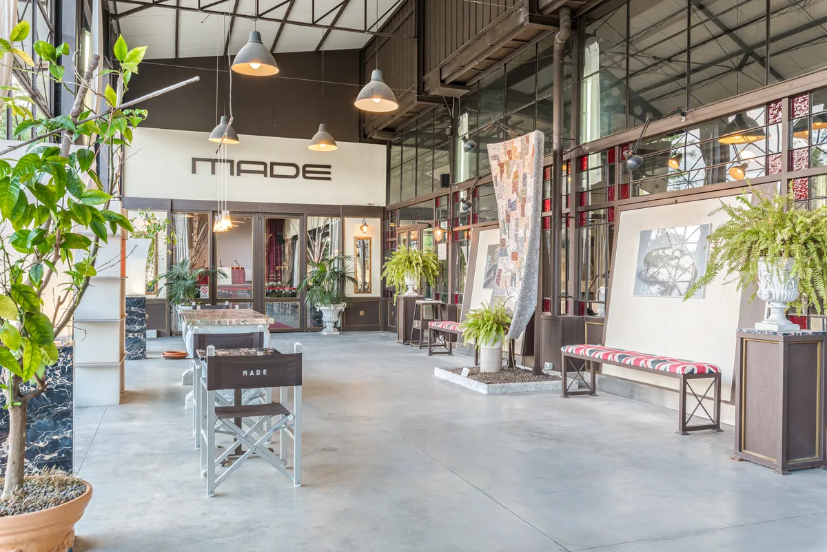 Unique Industrial Venue for Corporate Events, 1000 sqm, pop-up rental in Casano, second interior view