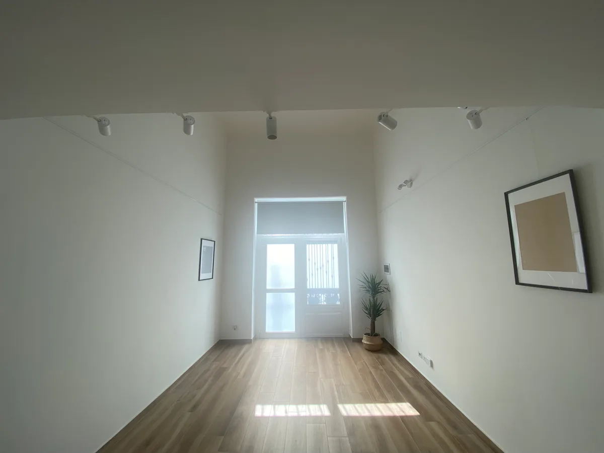 Unique Loft and Art Gallery in Navigli, 75 sqm, art exhibition, pop-up rental in Milano