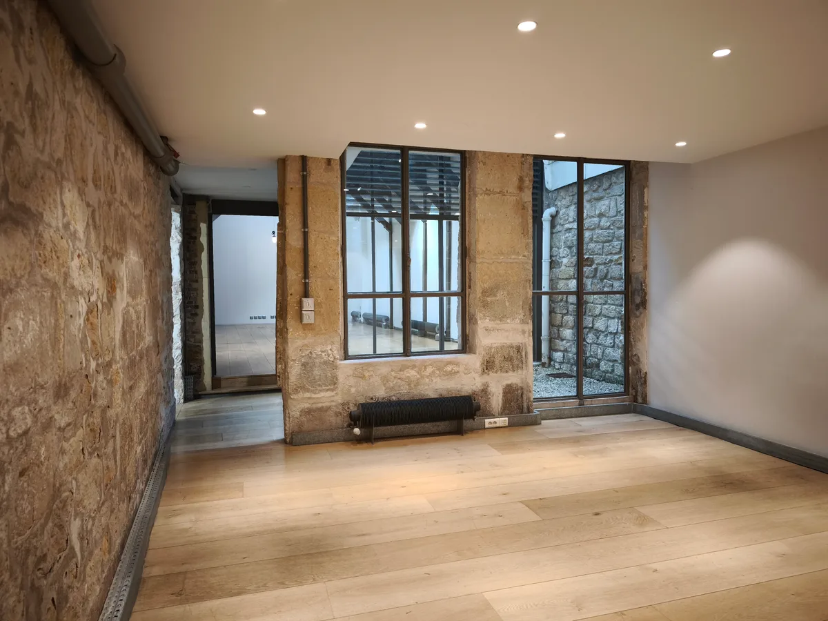 Unique Loft Space for Professional Events, 350 sqm, showroom presentation, pop-up rental in Paris, third interior view