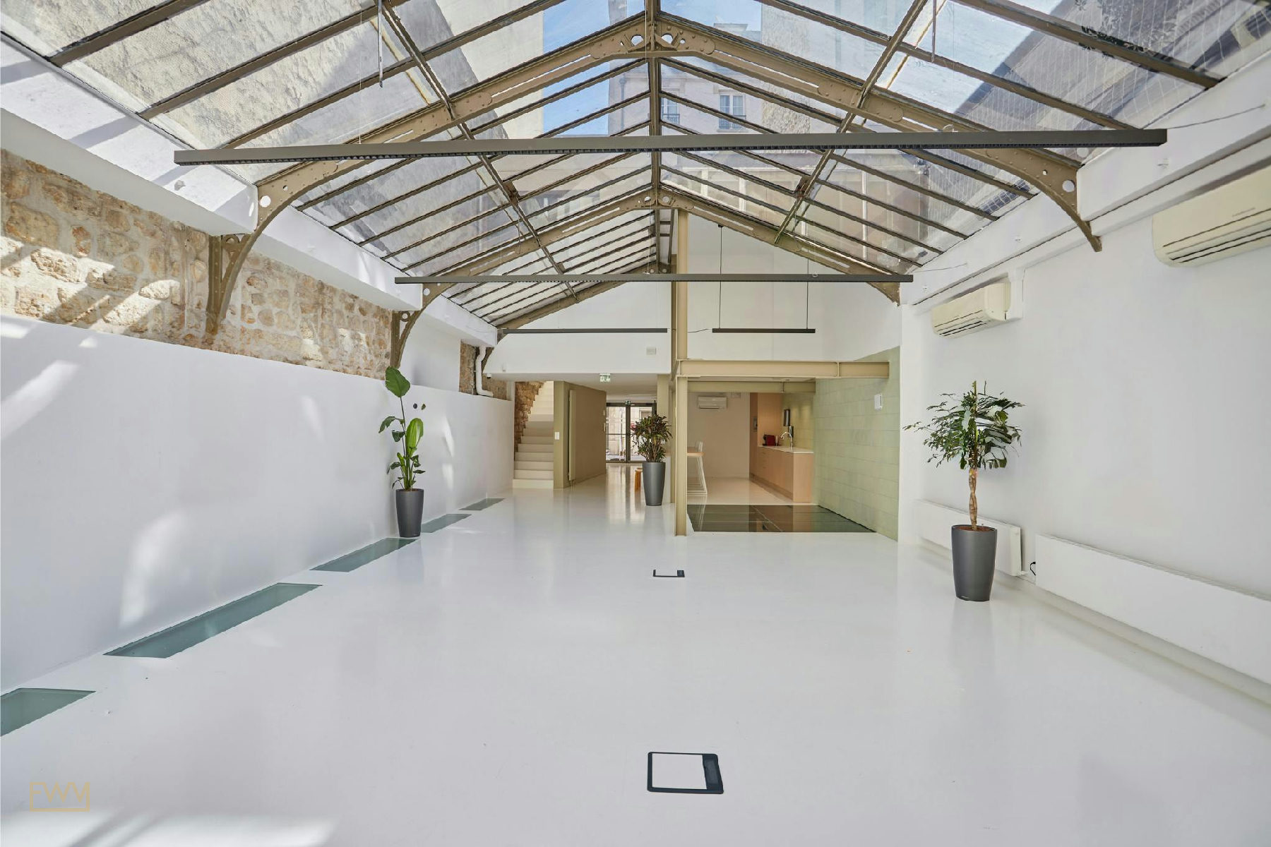 Unique Multi-Level Showroom on Rue de Beauce, Paris, 300 sqm, pop up store