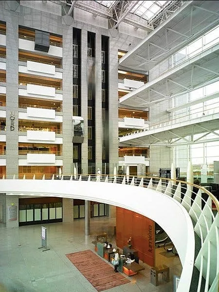 Unique Office and Gallery Space in Bercy Area, Paris — 3