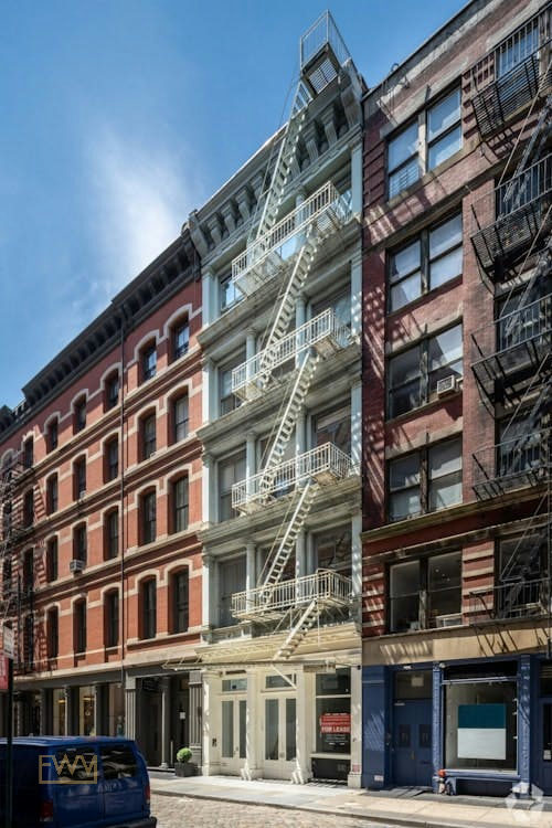 Unique Office and Showroom Venue on Mercer Street, SoHo, 232 sqm, pop up store in New York