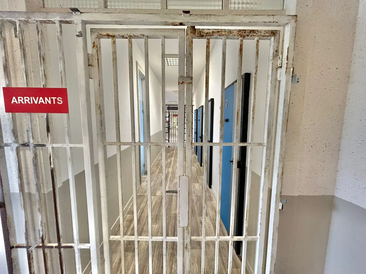 Unique Prison Set for Filming Projects, 150 sqm, photo shoot, pop-up rental in Chauny, additional interior view