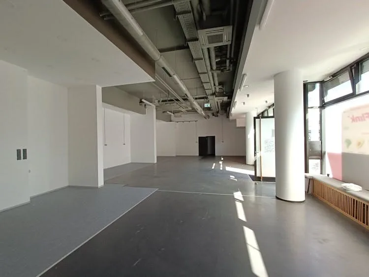 Unique Retail Loft Space at Kottbusser Strasse, Berlin — 3