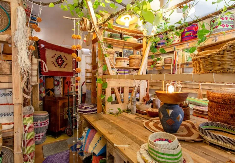 Unique Shoreditch Retail Store on Bethnal Green Road — 3