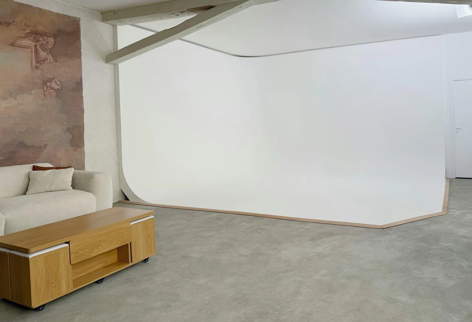 Unique Showroom and Studio Space in Paris — 3