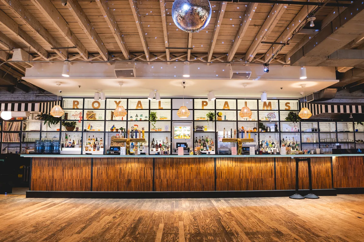Unique Shuffleboard Club and Event Venue in New York, 1858 sqm, networking event, pop-up rental in Brooklyn, second interior…