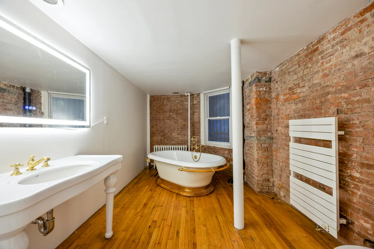 Unique SoHo Events Space with Historic Charm, 353 sqm, retail activation, pop-up rental in New York, third interior view