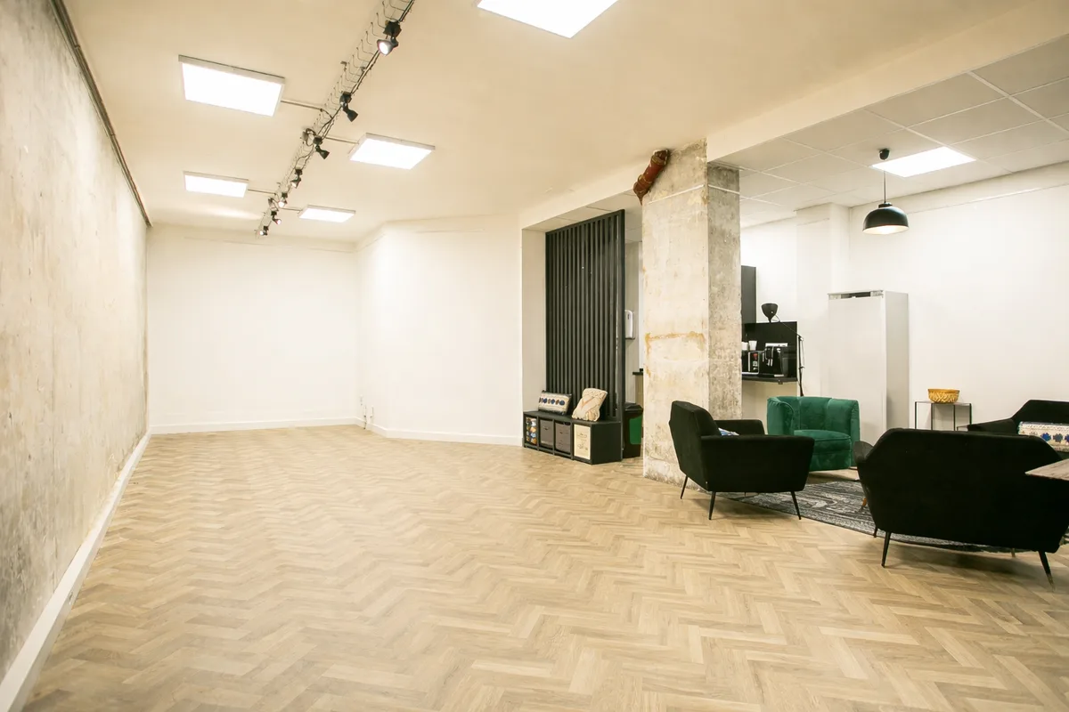 Unique Space for Exclusive Events in Haut Marais, 80 sqm, showroom presentation, pop-up rental in Paris, third interior view