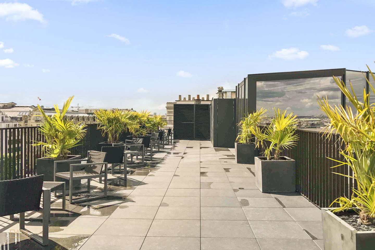 Unique Space with Rooftop Overlooking the Champs-Élysées, 275 sqm, showroom presentation, pop-up rental in Paris, third inte…