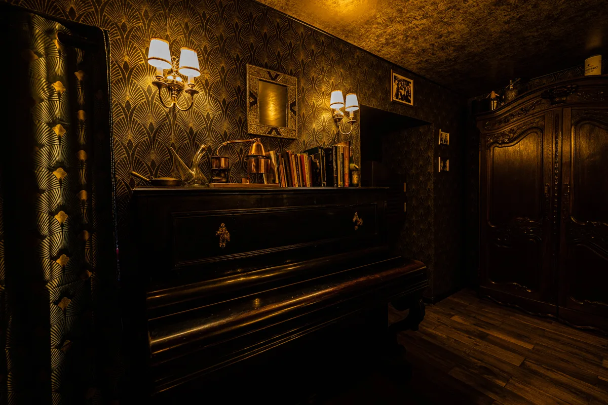 Unique Speakeasy Bar Experience in Paris, 40 sqm, workshop, pop-up rental, interior view