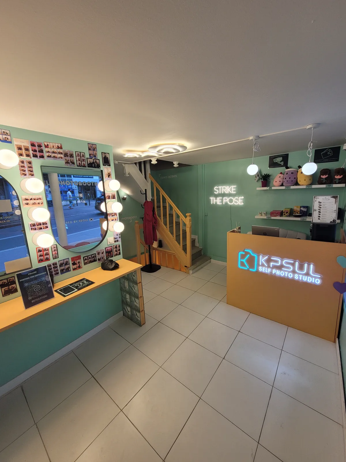 Unique Two-Level Self Photo Booth Studio in Paris, 60 sqm, pop up store