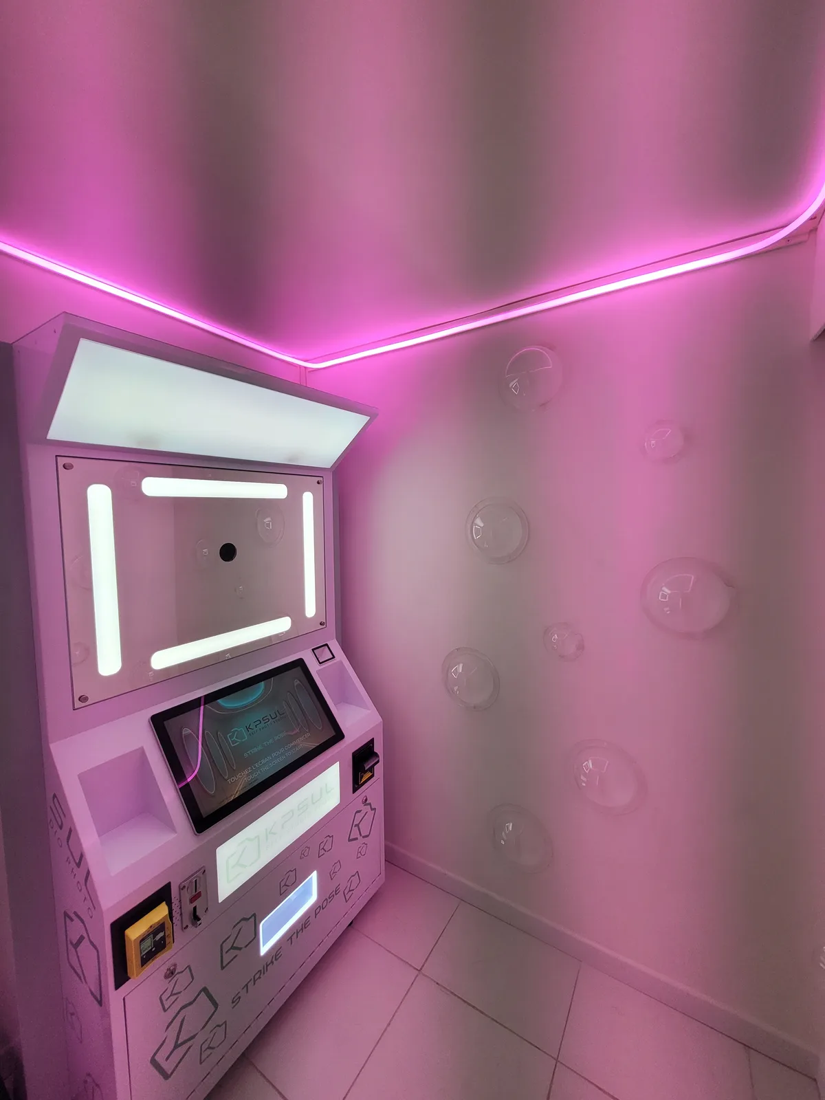 Unique Two-Level Self Photo Booth Studio in Paris, 60 sqm, pop up store, second interior view
