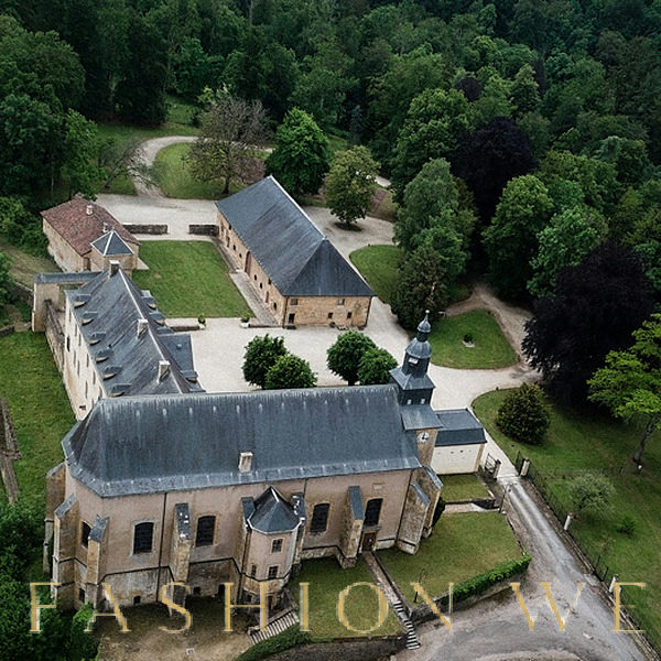 Unique Venue for Corporate Events and Team Building, 1000 sqm, pop-up rental in Cons-la-Grandville, additional interior view