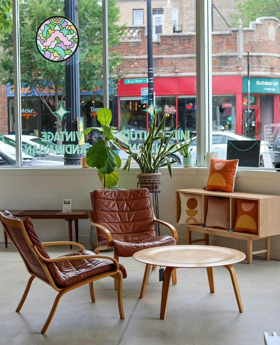 Unique Vintage Storefront and Studio in Chicago — 2