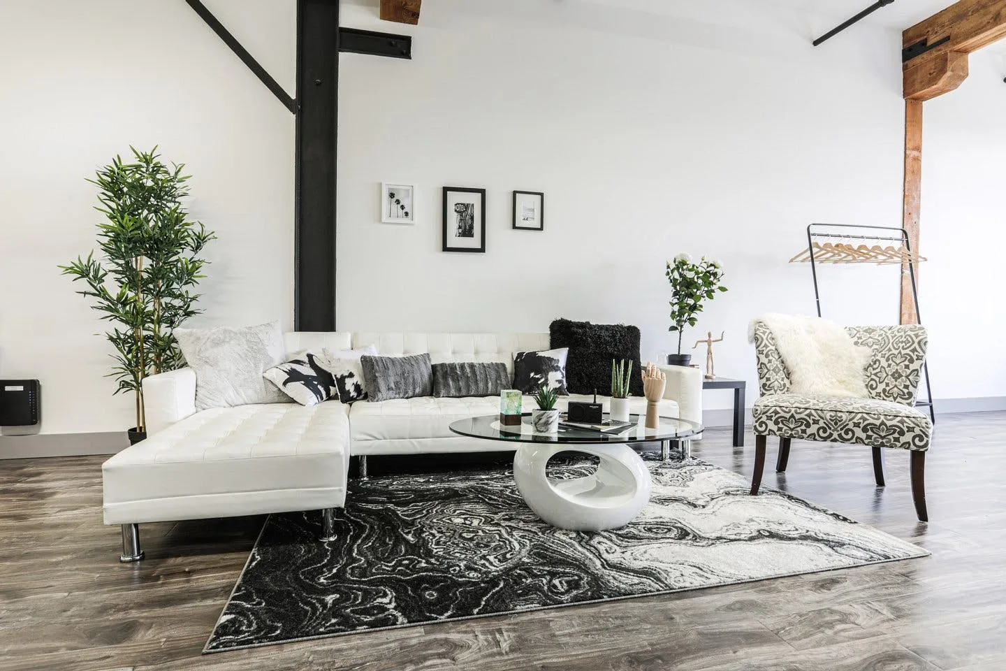 Urban DTLA Studio with Skyline View and Natural Light — 3