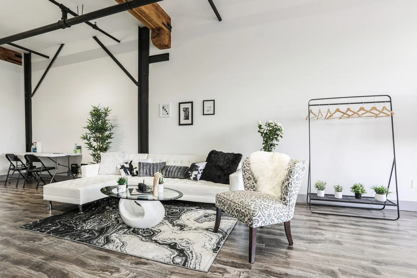 Urban DTLA Studio with Skyline View and Natural Light — 5