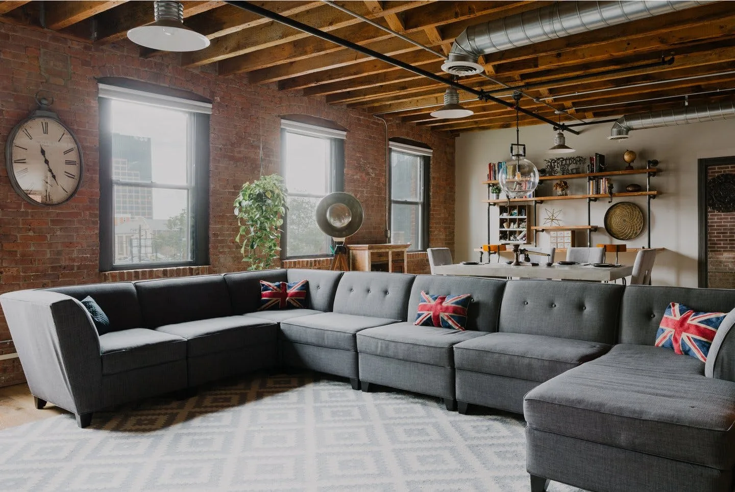 Urban Industrial Loft with Outdoor Space in Newark — 3