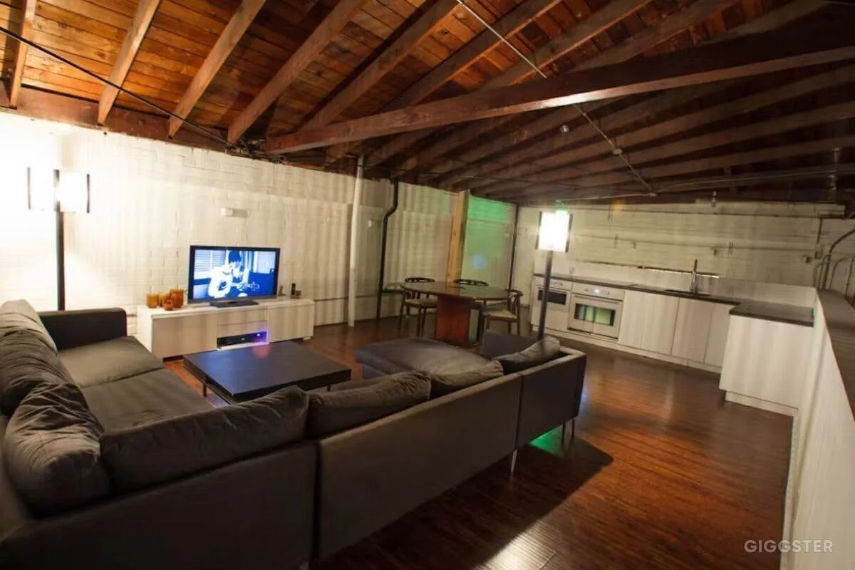 Urban Industrial Studio Oasis in Los Angeles — 3