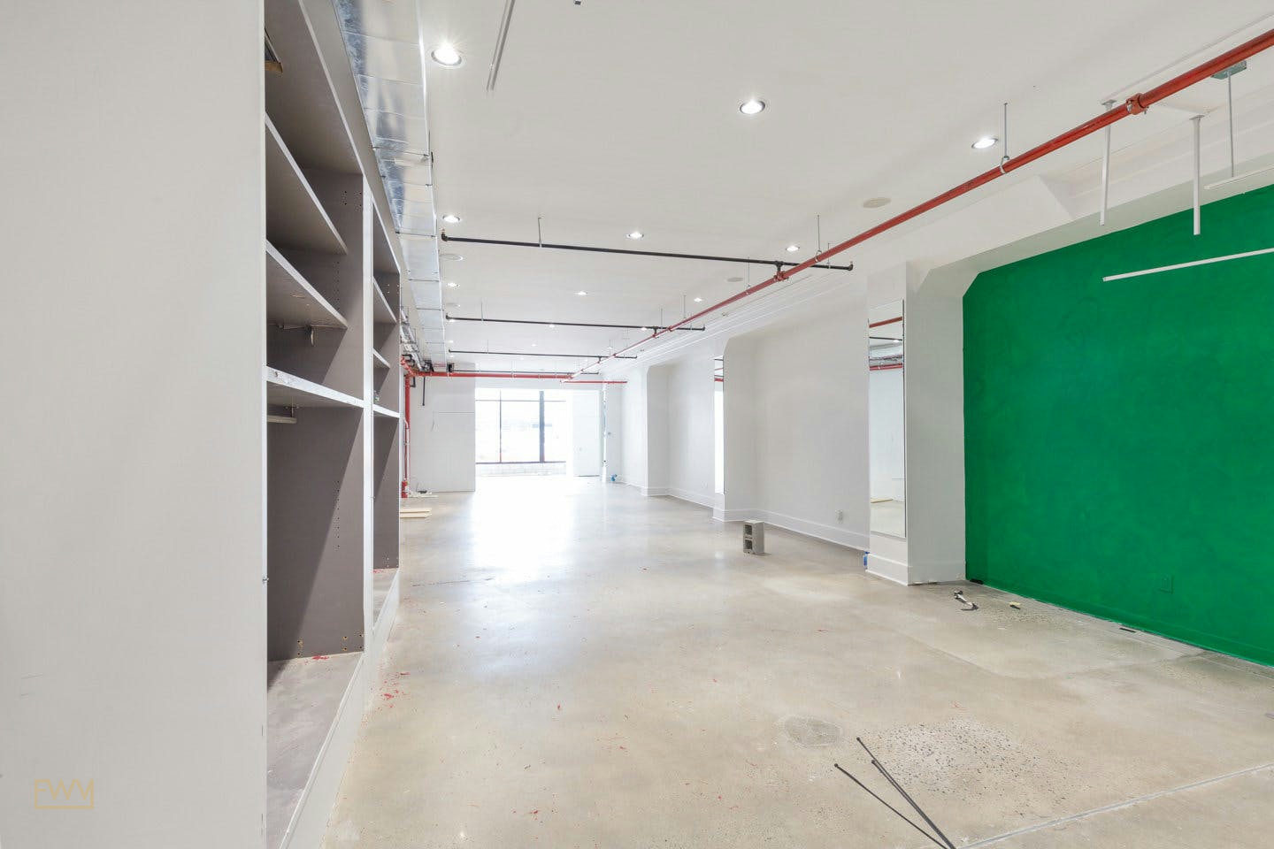 Vast Chelsea Retail Boutique at 433 West 14th Street, 196 sqm, pop up store in New York