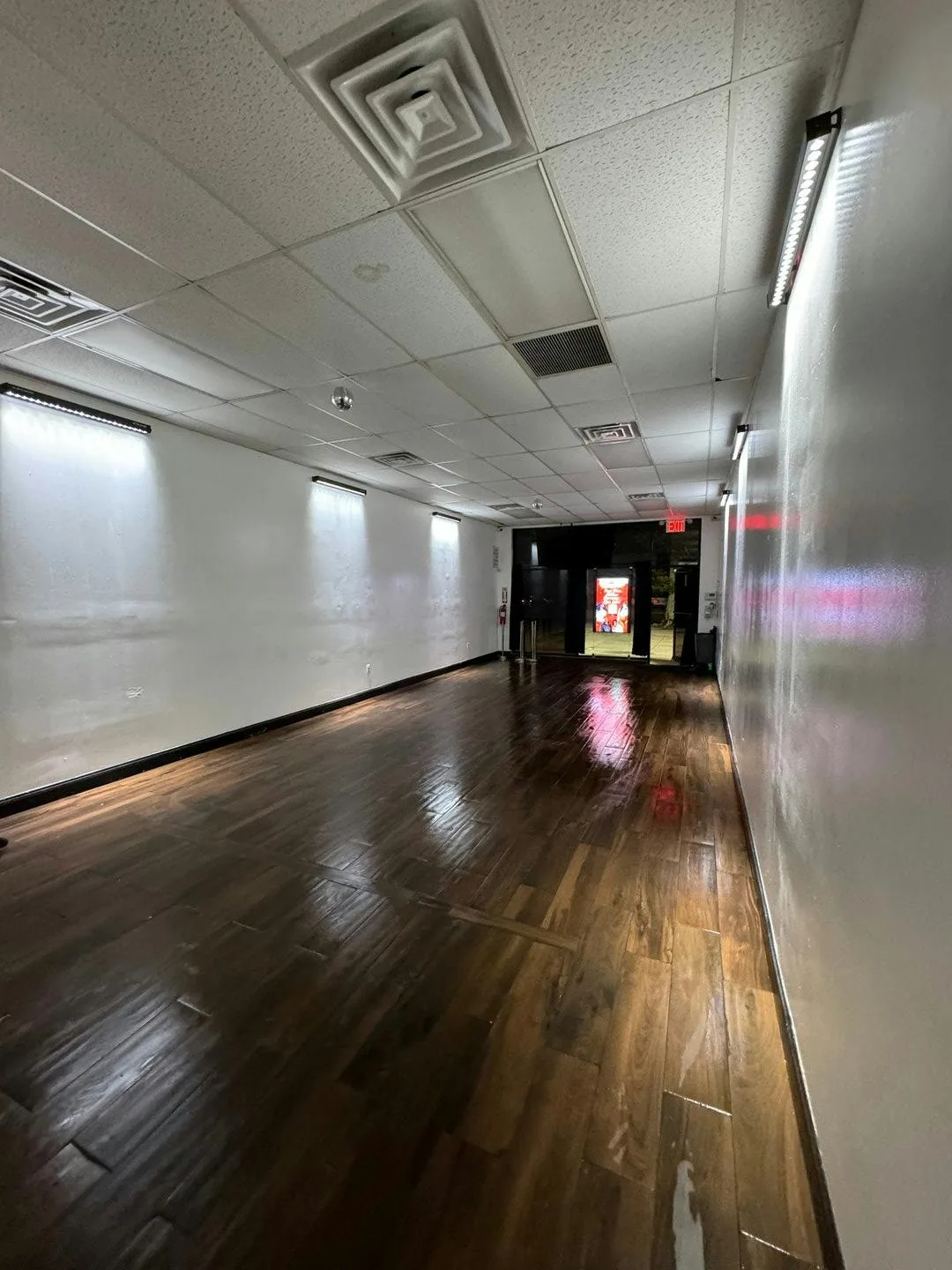 Versatile 1,000 Sq Ft Multi-Use Event Venue in Brooklyn