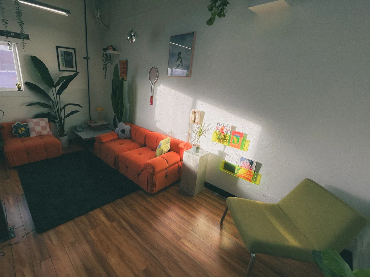 Versatile 1,000 Sq Ft Photo Studio and Event Space, 94 sqm, pop up store in Denver, interior view