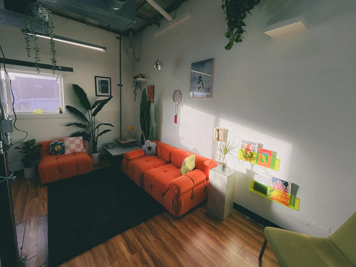 Versatile 1,000 Sq Ft Photo Studio and Event Space, 94 sqm, pop up store in Denver, second interior view
