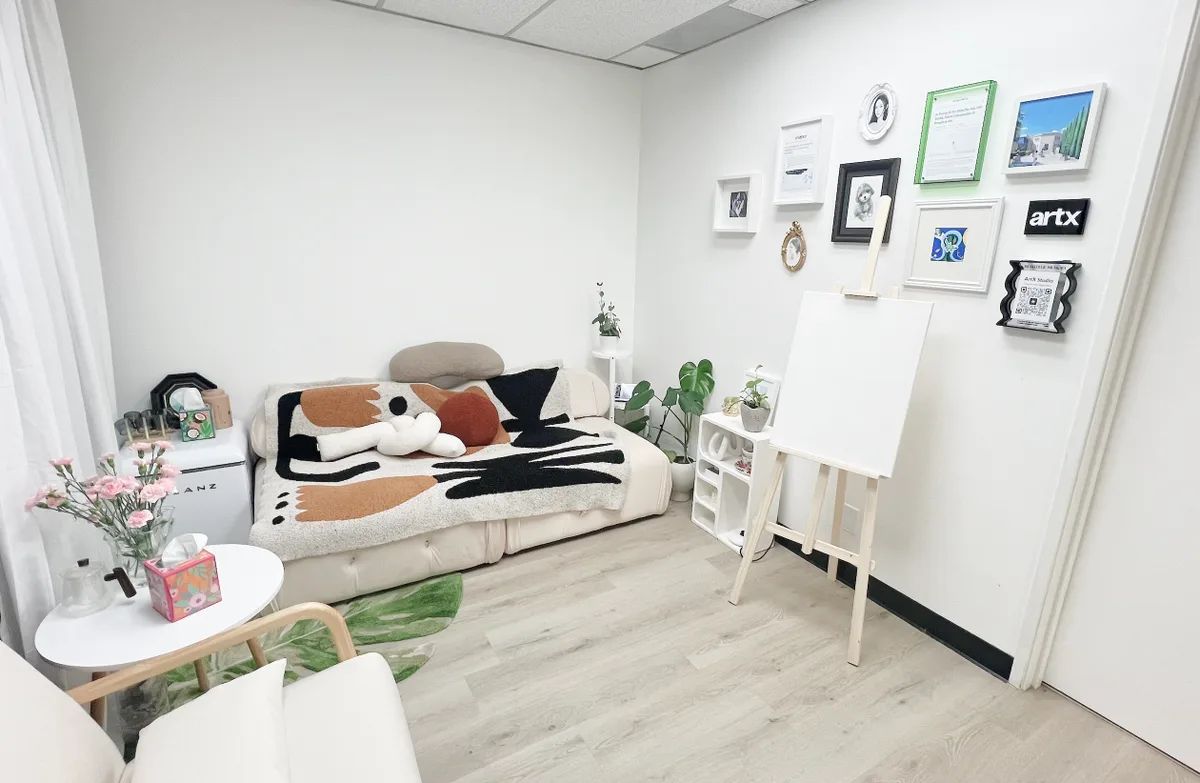 Versatile 1,000 sq ft Space with High Ceilings, 93 sqm, art exhibition, pop-up rental in Fremont, third interior view