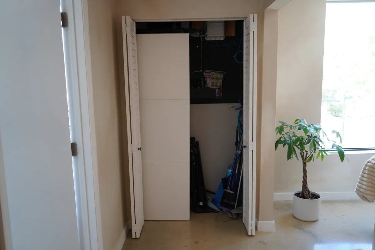 Versatile 1,154 Sq Ft Salon or Office Space in South Miami, 108 sqm, corporate event, pop-up rental, third interior view