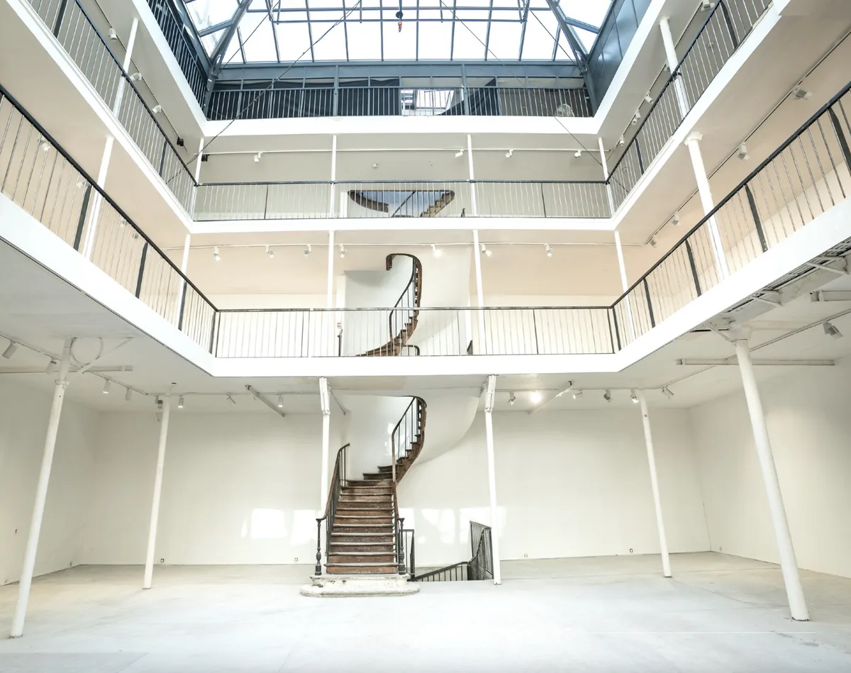 Versatile 1,200 m² Space with Atrium Features, showroom presentation, pop-up rental in Paris