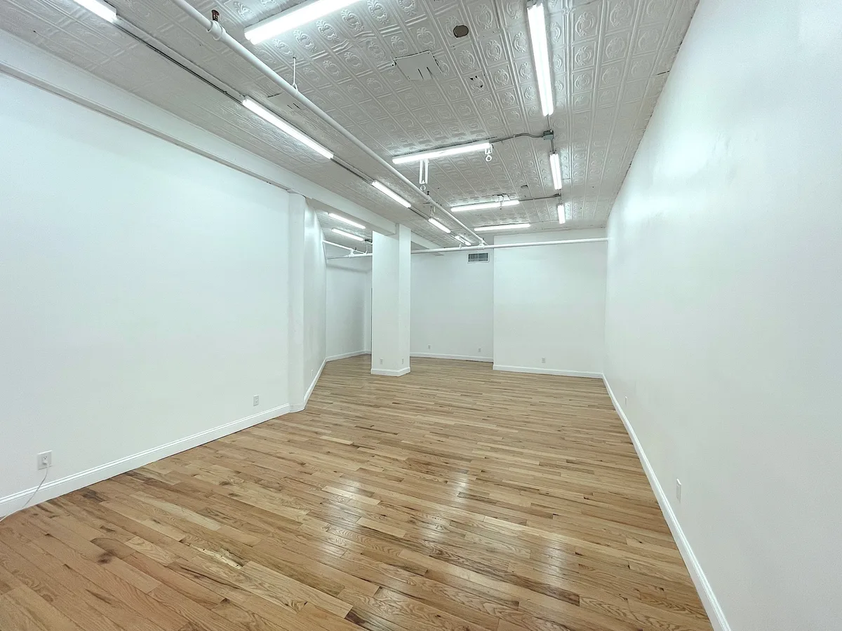 Versatile 1,200 Sq Ft Gallery Space with Office, 112 sqm, art exhibition, pop-up rental in New York, interior view