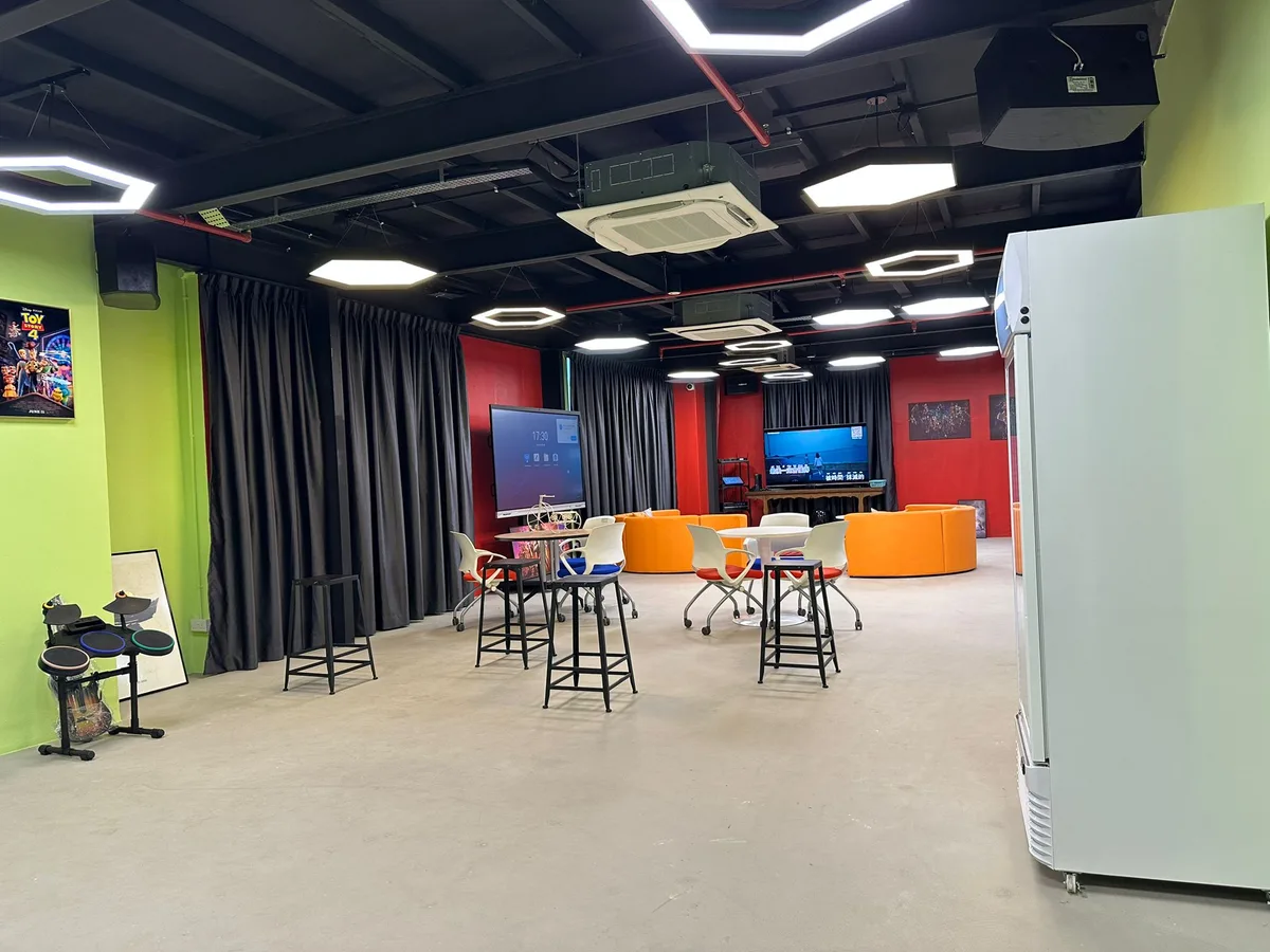 Versatile 1,851 Sq Ft Multi-Purpose Social Space, 172 sqm, corporate event, pop-up rental in Singapore, second interior view
