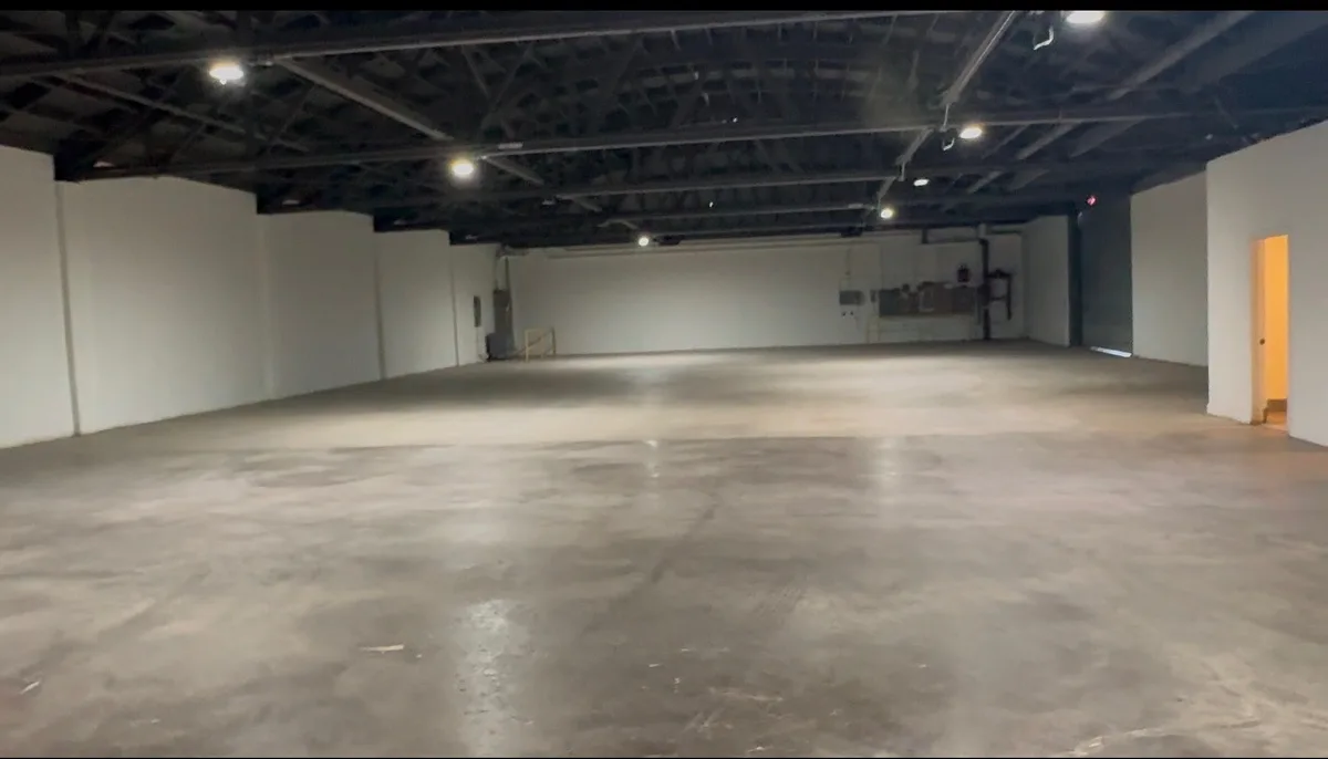 Versatile 10,000 Sq Ft Event Space with Additional Amenities, 929 sqm, pop up store in Los Angeles