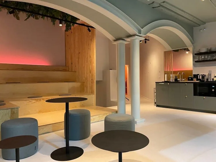 Versatile 100 sqm Commercial Space in Berlin Mitte