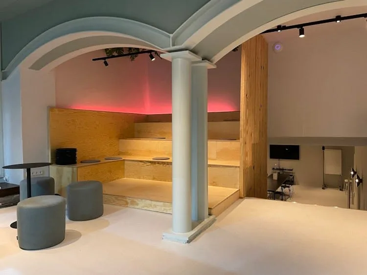 Versatile 100 sqm Commercial Space in Berlin Mitte — 2