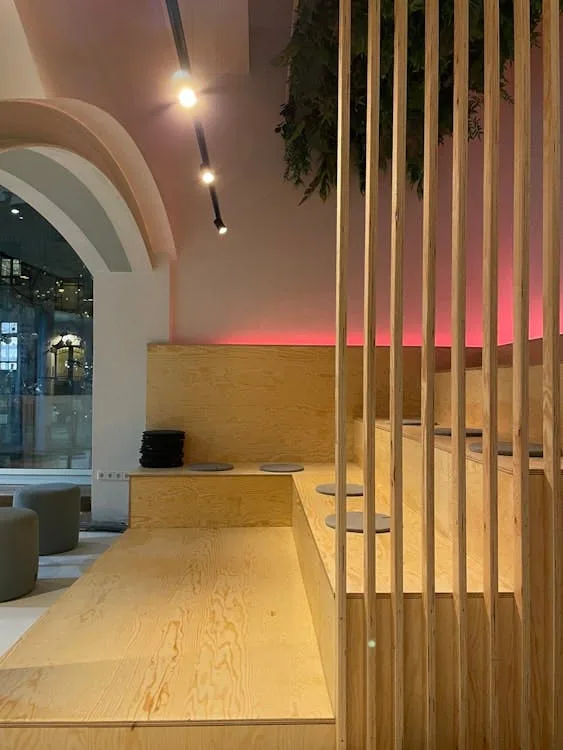 Versatile 100 sqm Commercial Space in Berlin Mitte — 5
