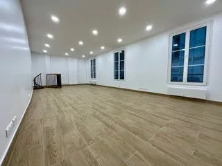 Versatile 100 sqm Commercial Space in Paris 7th — 3
