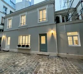 Versatile 100 sqm Commercial Space in Paris 7th — 4