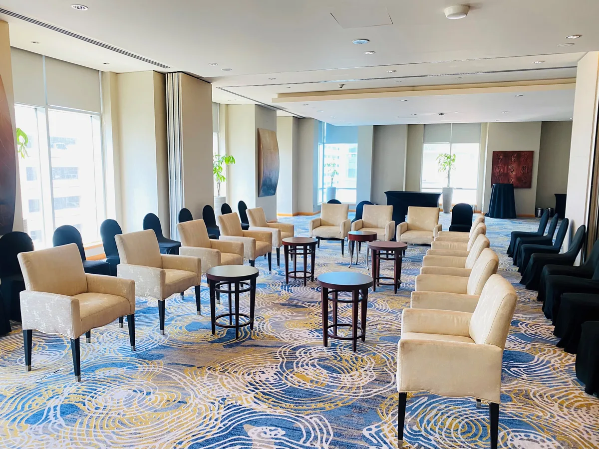 Versatile 100 sqm Executive Meeting Room on Sheikh Zayed Road, board meeting, pop-up rental in دبي, second interior view