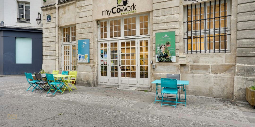 Versatile 100 sqm Ground Floor Space in Le Marais, Paris